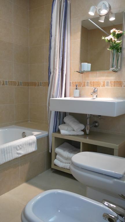 Mitjana Plaza Appartement Málaga Buitenkant foto