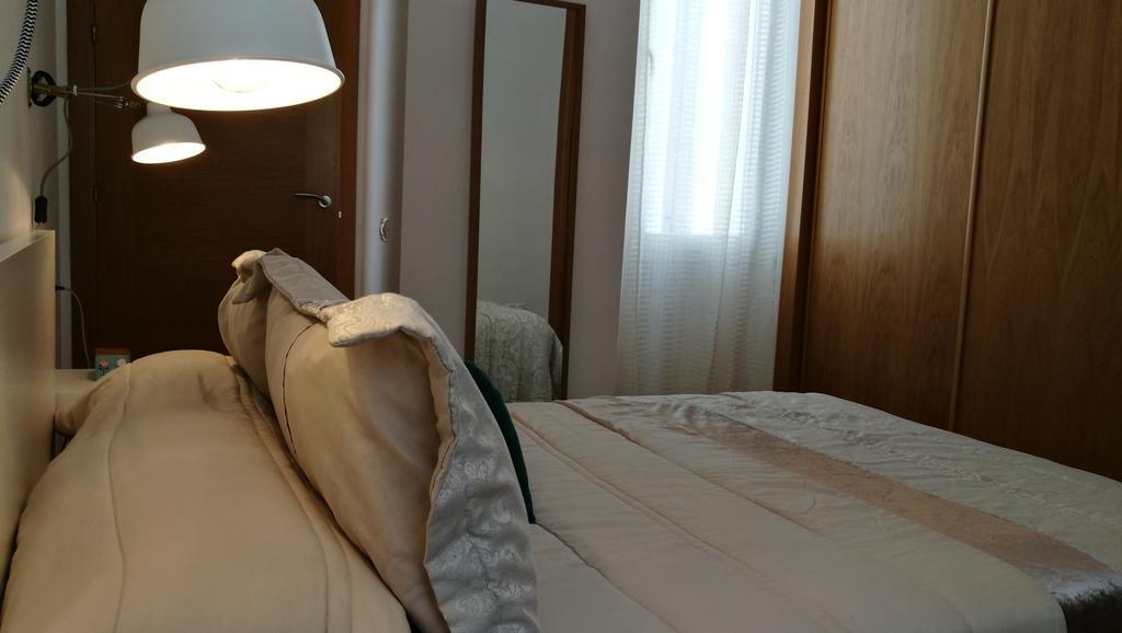 Mitjana Plaza Appartement Málaga Buitenkant foto