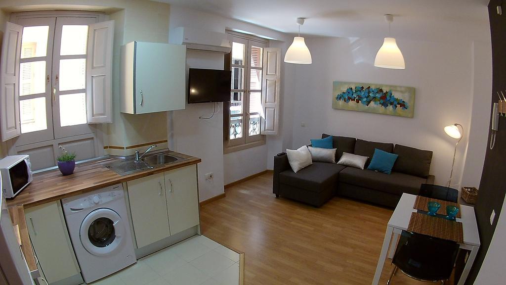 Mitjana Plaza Appartement Málaga Buitenkant foto