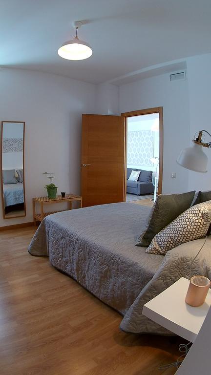 Mitjana Plaza Appartement Málaga Buitenkant foto